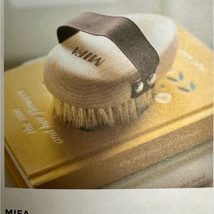 Jilly Box Spring 2024 MIFA Detox Dry Brush